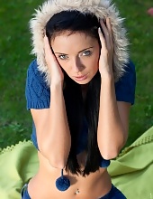 Hot ass amateur babe in jeans