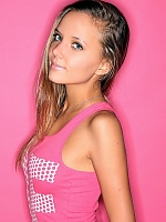 Stunning teen clover in pink